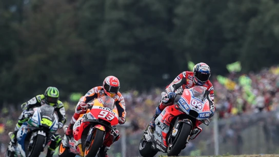 Andrea Dovizioso traza una curva con su Ducati en el trazado de Brno Andrea Dovizioso traza una curva con su Ducati en el trazado de Brno