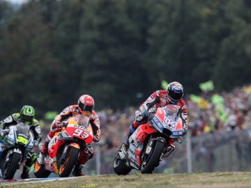 Andrea Dovizioso traza una curva con su Ducati en el trazado de Brno Andrea Dovizioso traza una curva con su Ducati en el trazado de Brno