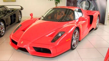 ¿Fan de Michael Schumacher? Si te sobran unos euros, puedes comprar su Ferrari Enzo