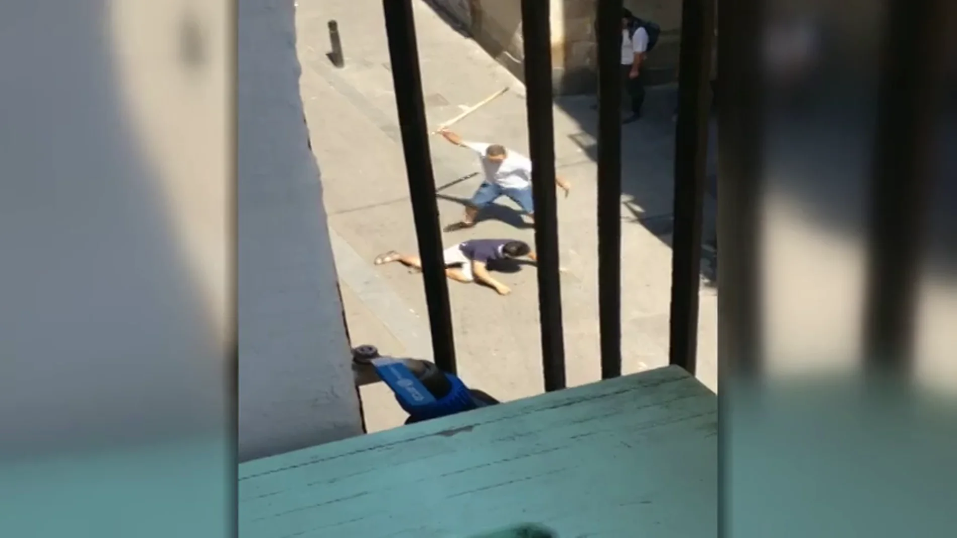 Detenido por acuchillar y golpear a un hombre en barrio Raval de Barcelona