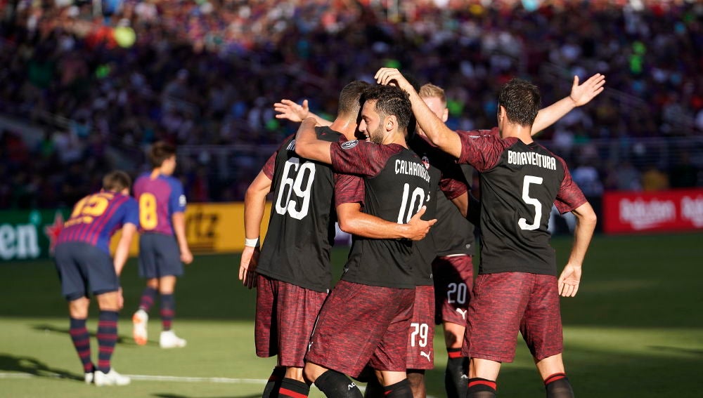 André Silva y sus compañeros celebran el gol ante el Barcelona