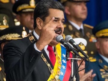 Nicolás Maduro durante el acto televisado con militares antes de la explosión Nicolás Maduro durante el acto televisado con militares antes de la explosión