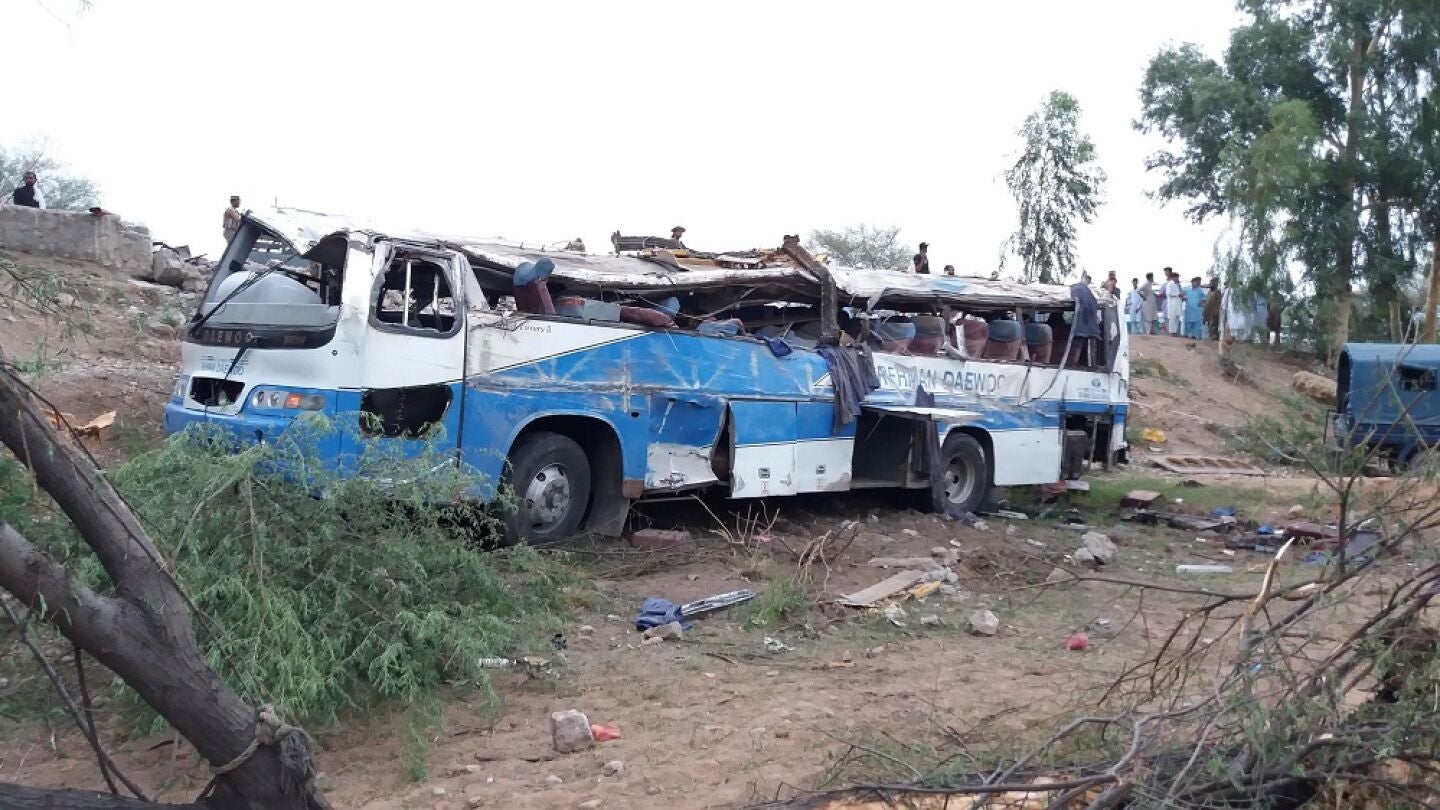 Un accidente de bus en Pakist&aacute;n deja 26 muertos y 50 heridos