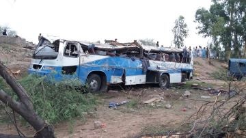 Un accidente de bus en Pakistán deja 26 muertos y 50 heridos