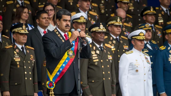 Nicolás Maduro durante el acto televisado con militares antes de la explosión Nicolás Maduro durante el acto televisado con militares antes de la explosión