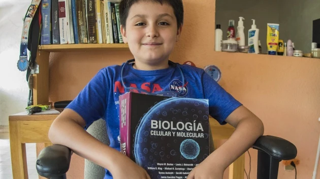 Carlos Santamaría, el niño de 12 años que se ha convierte en el universitario más joven de la Universidad Autónoma de México