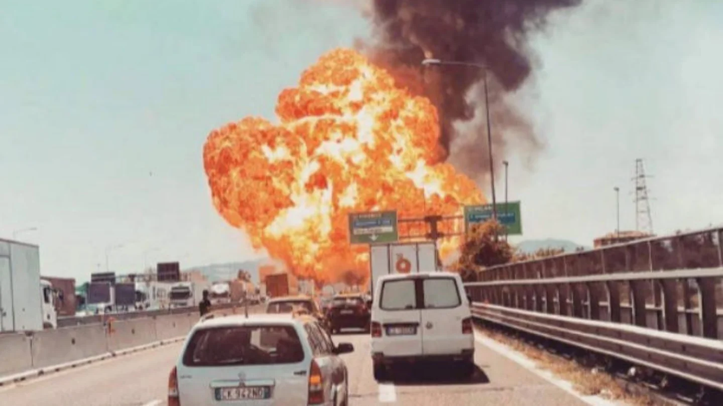 Fuerte explosión cerca del aeropuerto de Bolonia Fuerte explosión cerca del aeropuerto de Bolonia