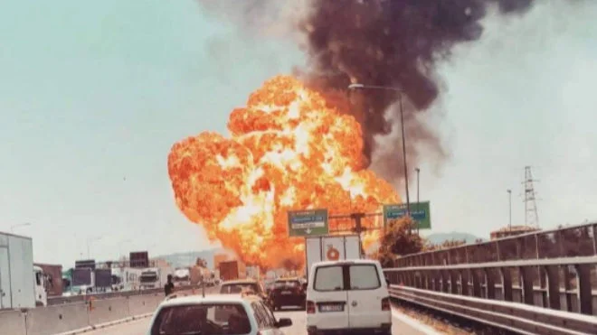 Fuerte explosión cerca del aeropuerto de Bolonia