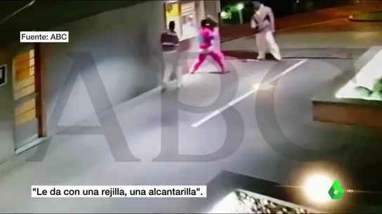 Tres encapuchados intentan asaltar un hotel de Alcalá de Henares con una alcantarilla Tres encapuchados intentan asaltar un hotel de Alcalá de Henares con una alcantarilla