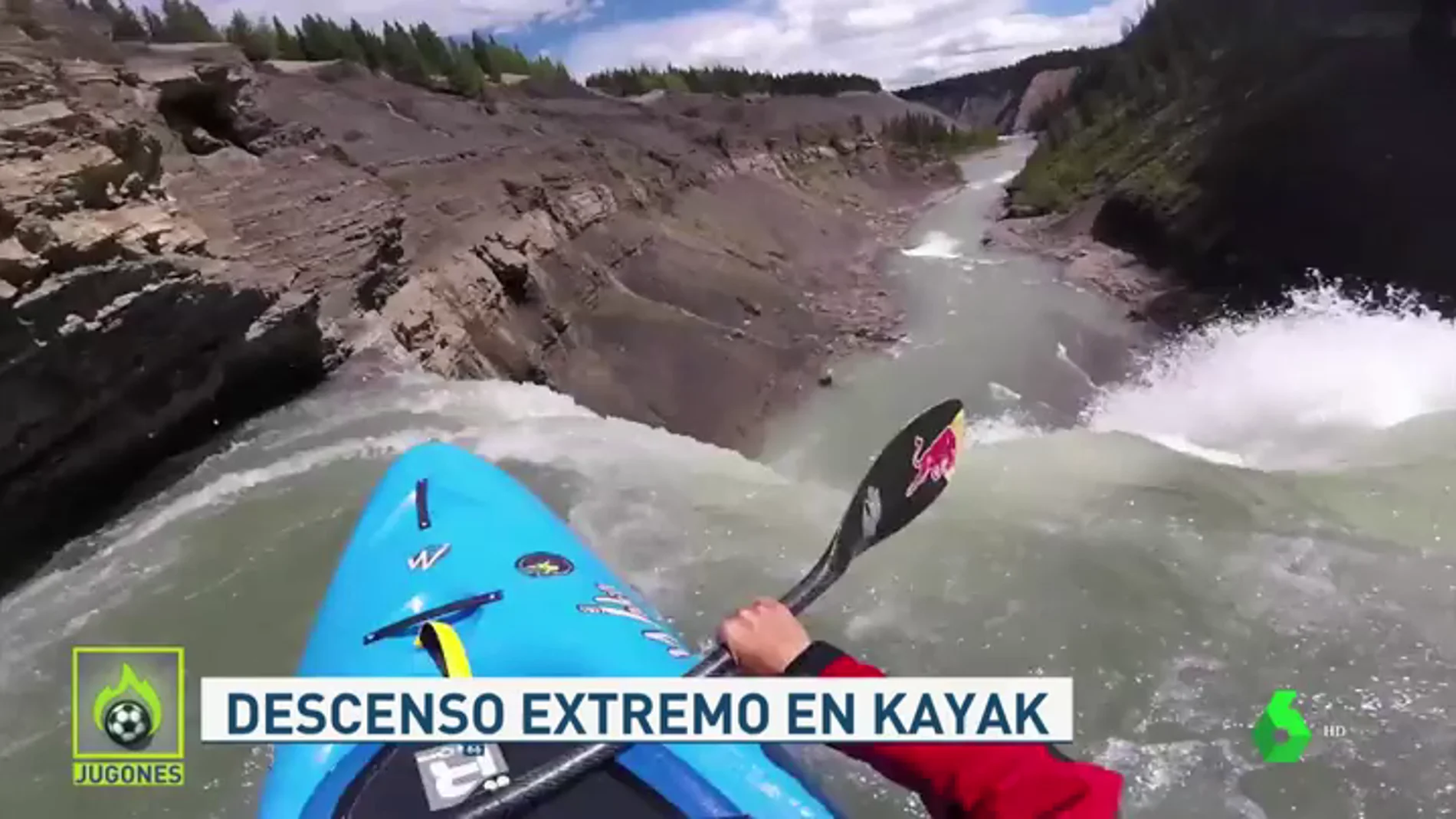 El espectacular salto de Aniol Serrasolses en Canadá: se lanza con su kayak por una cascada de 30 metros