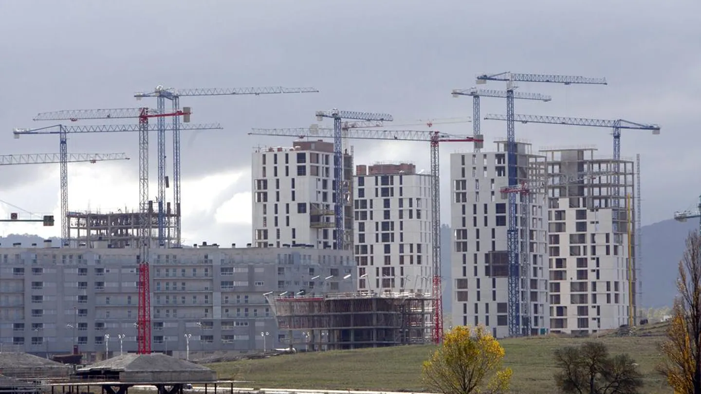 varios edificios en construcción. varios edificios en construcción.