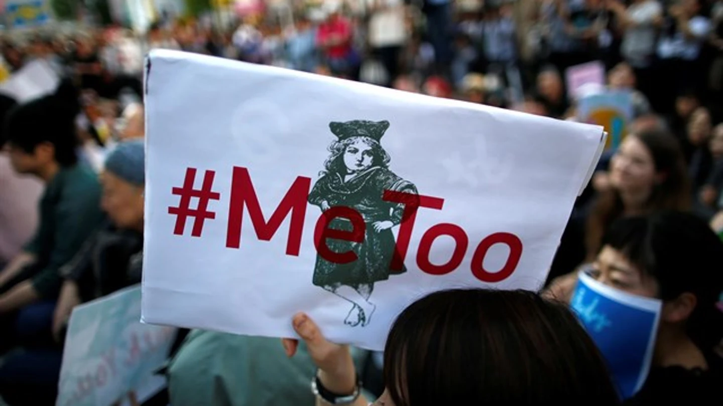 En la imagen una joven japonesa reivindicándose En la imagen una joven japonesa reivindicándose