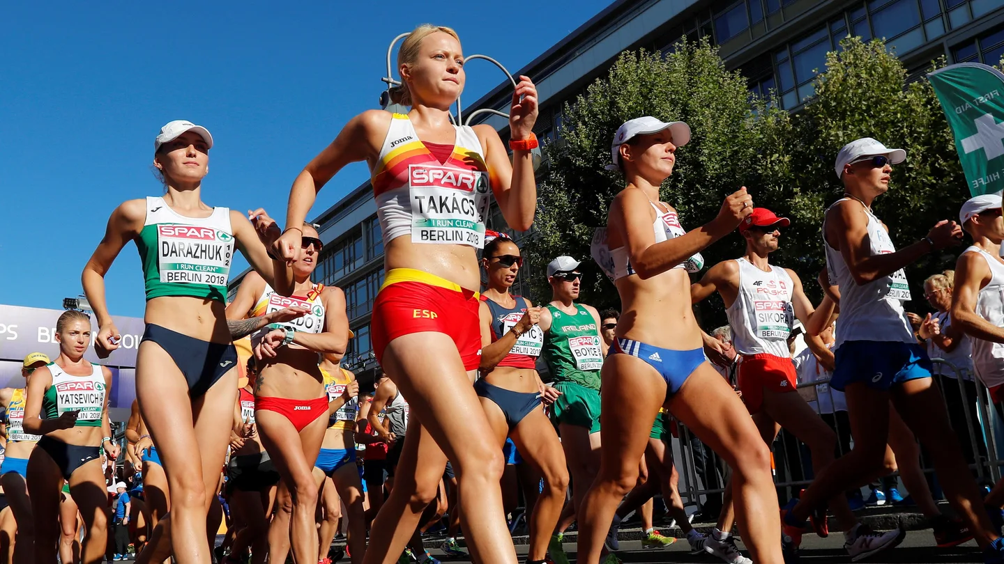 Julia Takacs, durante la prueba de 50 kilómetros marcha Julia Takacs, durante la prueba de 50 kilómetros marcha