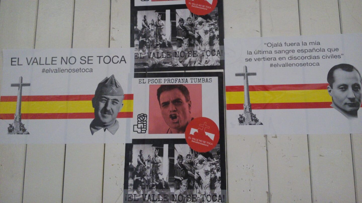 Amanecen con pegatinas de Franco