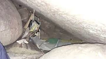 Cueva en la que una joven ha estado cautiva durante 15 años en Indonesia