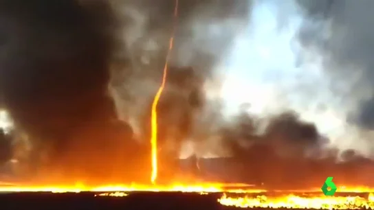 En la imagen el increíble incendio en Reino Unido En la imagen el increíble incendio en Reino Unido