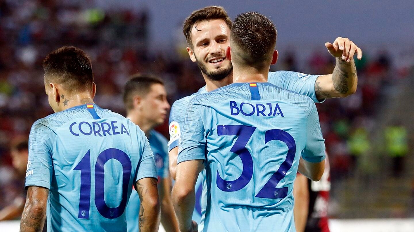 Sa&uacute;l abraza a Borja