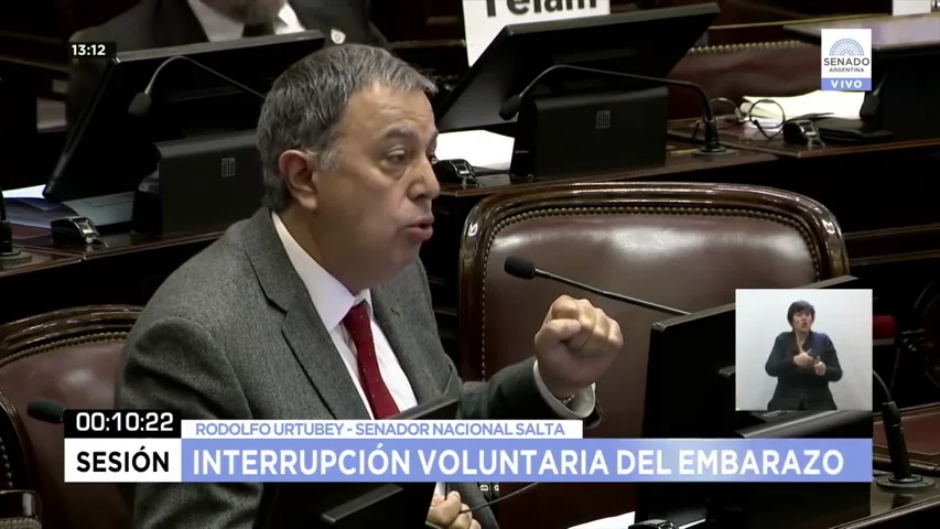 "Hay casos de violación sin violencia para la mujer": el senador argentino que desató la polémica en el debate sobre el aborto