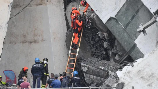 Escombros del puente de Génova Escombros del puente de Génova
