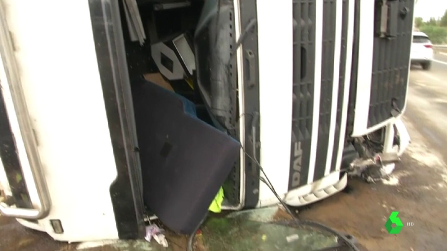 Un camionero ha fallecido tras salirse de la v&iacute;a y volcar en Monforte del Cid, Alicante