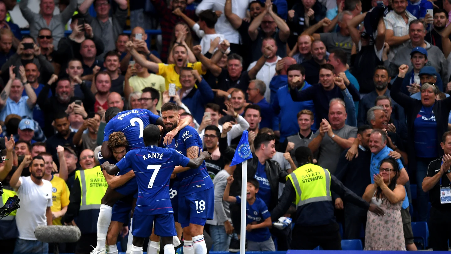El Chelsea celebrando el gol de Marcos Alonso El Chelsea celebrando el gol de Marcos Alonso