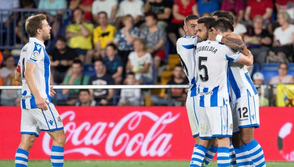 La Real Sociedad celebra un gol