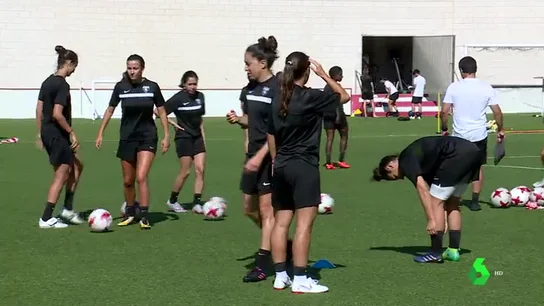 16 equipos femeninos en Primera y ninguna embarazada: las jugadoras piden que se profesionalice la Liga Femenina 16 equipos femeninos en Primera y ninguna embarazada: las jugadoras piden que se profesionalice la Liga Femenina