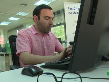 "Pueden desempeñar tareas incluso mucho mejor que tú": ayudan a conseguir trabajo a personas que padecen autismo "Pueden desempeñar tareas incluso mucho mejor que tú": ayudan a conseguir trabajo a personas que padecen autismo