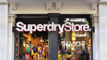 Una tienda de la marca Superdry