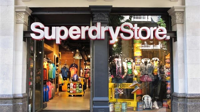 Una tienda de la marca Superdry