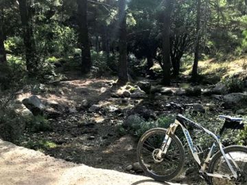 Un ciclista denuncia la existencia de un 'río de mierda' en Navacerrada Un ciclista denuncia la existencia de un 'río de mierda' en Navacerrada