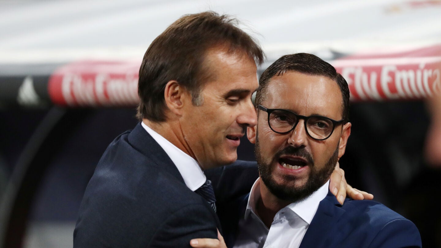 Lopetegui y Bordal&aacute;s se saludan antes del Real Madrid - Getafe