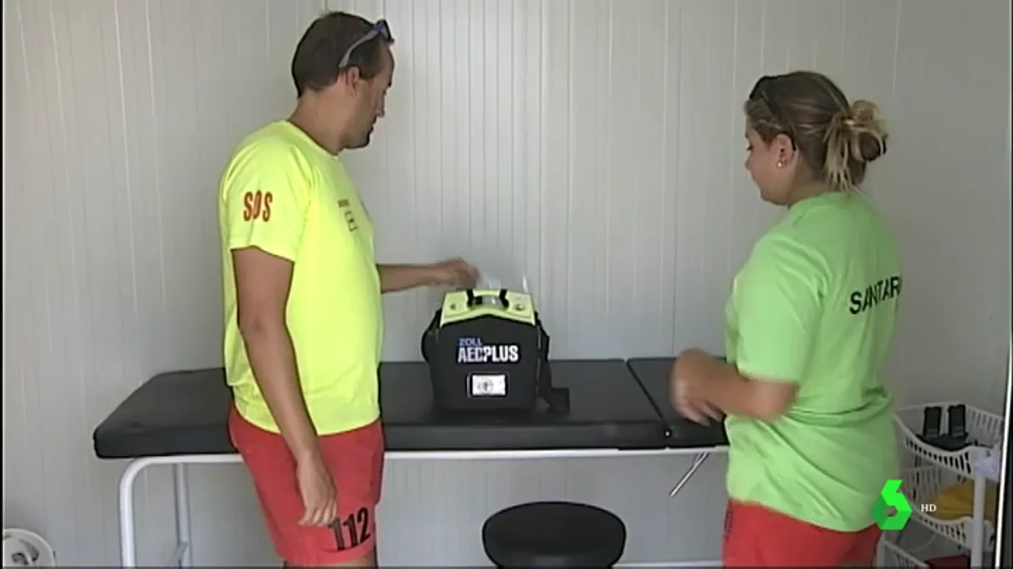 Socorristas de Pontevedra piden mayor dotación de desfibriladores en las playas Socorristas de Pontevedra piden mayor dotación de desfibriladores en las playas