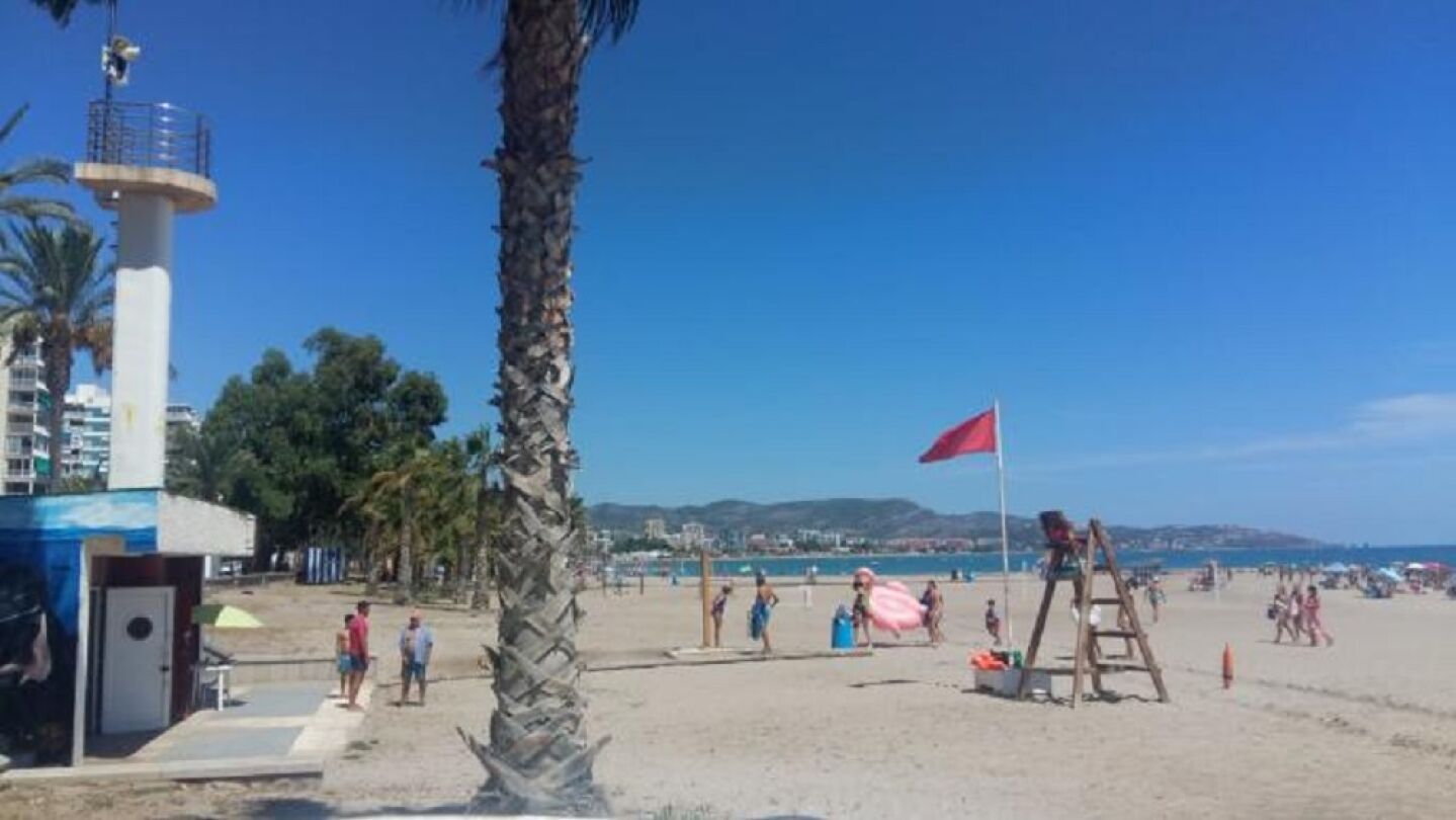 La playa de Benic&agrave;ssim 