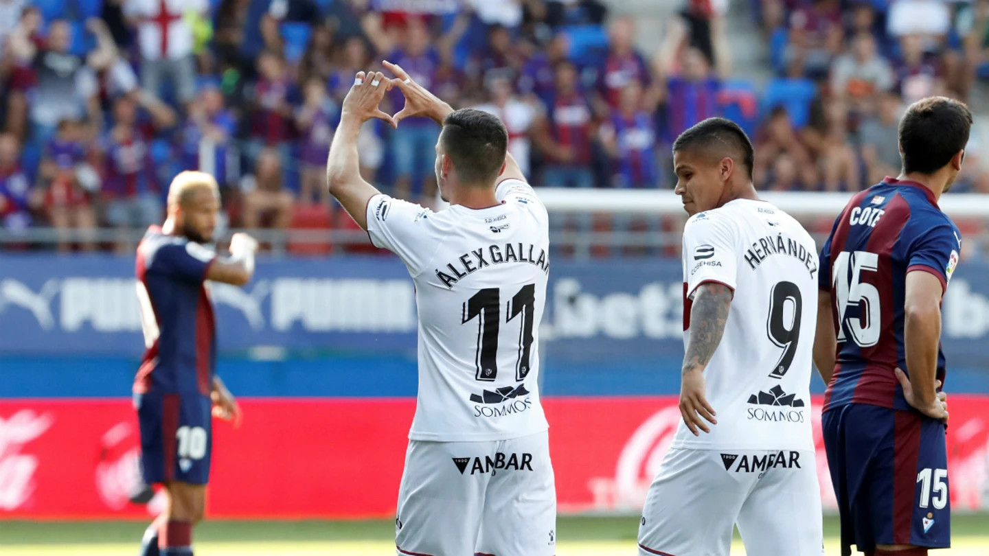 Alex Gallar celebra un gol de Huesca Alex Gallar celebra un gol de Huesca