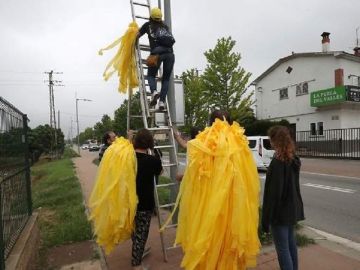Lazos amarillos en la vía pública de Cataluña Lazos amarillos en la vía pública de Cataluña