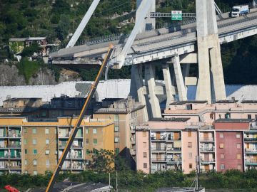 Vista general del puente Morandi en Génova Vista general del puente Morandi en Génova