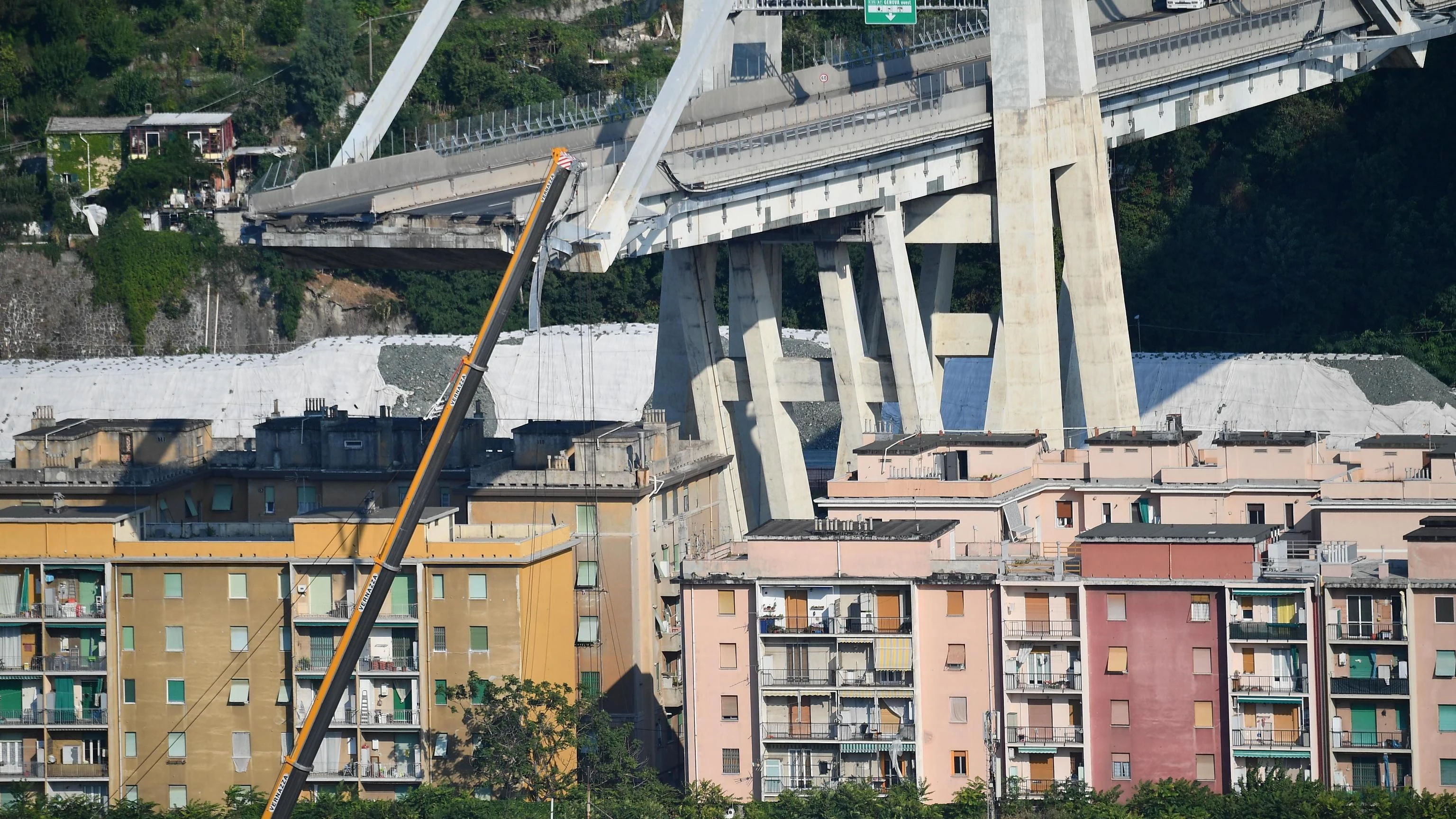 Vista general del puente Morandi en Génova