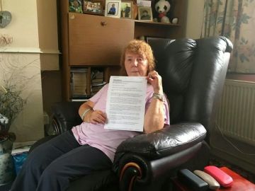 Freda, la turista británica con su queja por las vacaciones en Benidorm Freda, la turista británica con su queja por las vacaciones en Benidorm