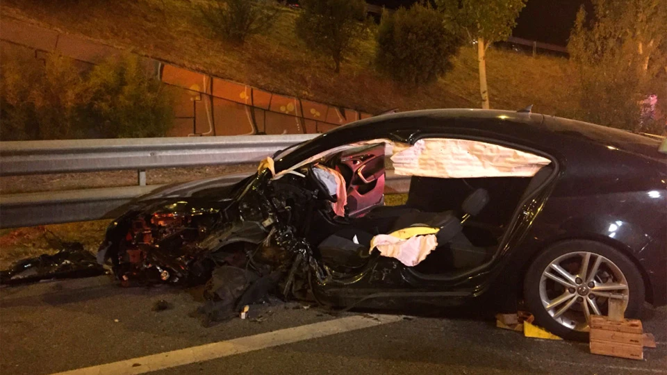 Imagen de archivo de un vehículo de un conductor kamikaze tras colisionar con varios vehículos