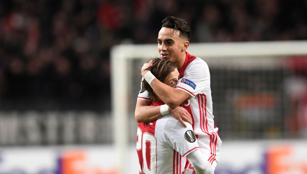 Nouri celebra un gol con el Ajax