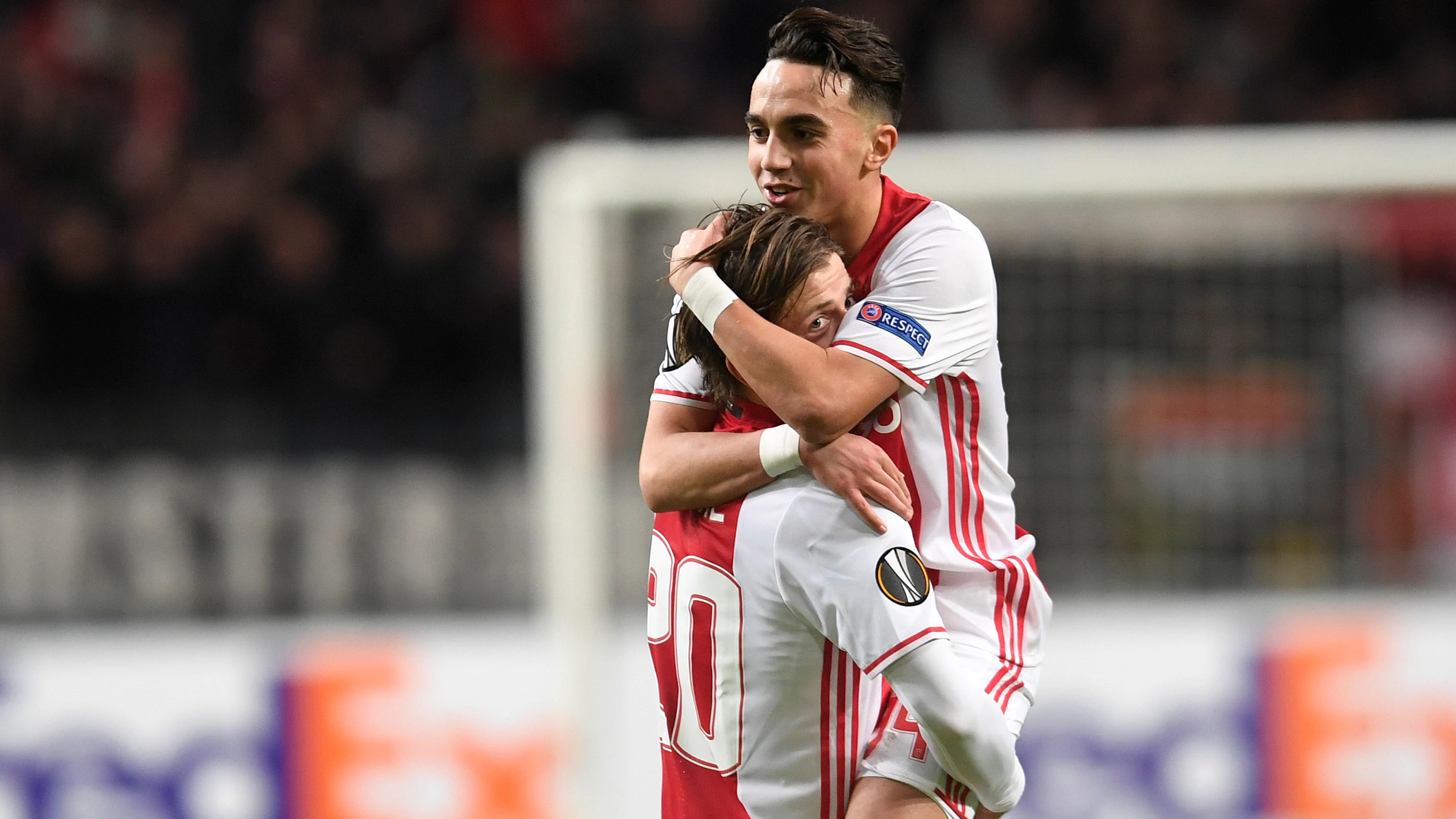 Nouri celebra un gol con el Ajax