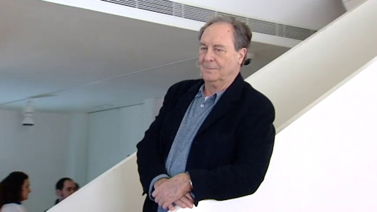 El escritor y periodista Vicente Verd&uacute; da nombre al Premio de Periodismo Vicente Verd&uacute;.