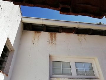 Restos de excrementos en la comisaría de La Laguna Restos de excrementos en la comisaría de La Laguna