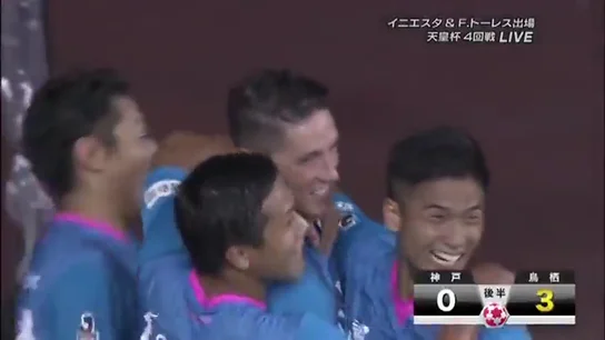 Torres se estrena como goleador en el Sagan Tosun ante Andrés Iniesta Torres se estrena como goleador en el Sagan Tosun ante Andrés Iniesta