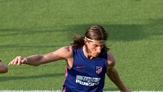 Filipe Luis durante un entrenamiento Filipe Luis durante un entrenamiento