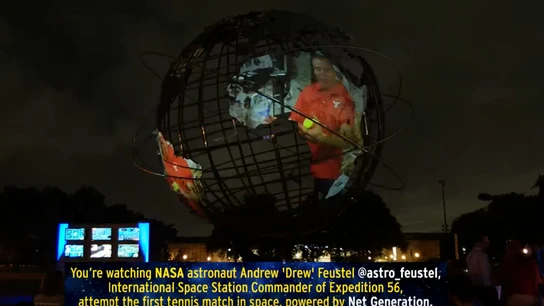 Partido de tenis en el espacio