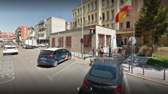 Entrada de la comisar&iacute;a de Fuenlabrada