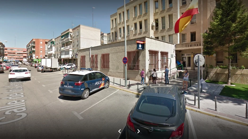 Entrada de la comisaría de Fuenlabrada Entrada de la comisaría de Fuenlabrada