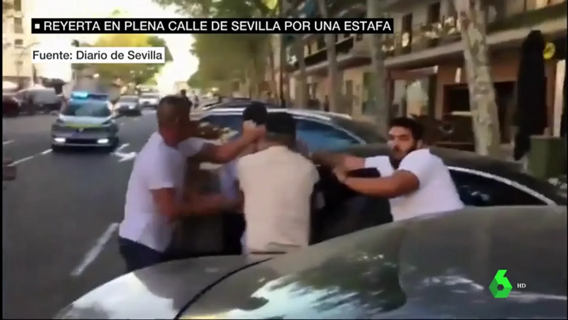 Reyerta en plena calle en Sevilla por un supuesto fraude: una familia se enfrenta a dos hombres que les estafaron 69.000 euros